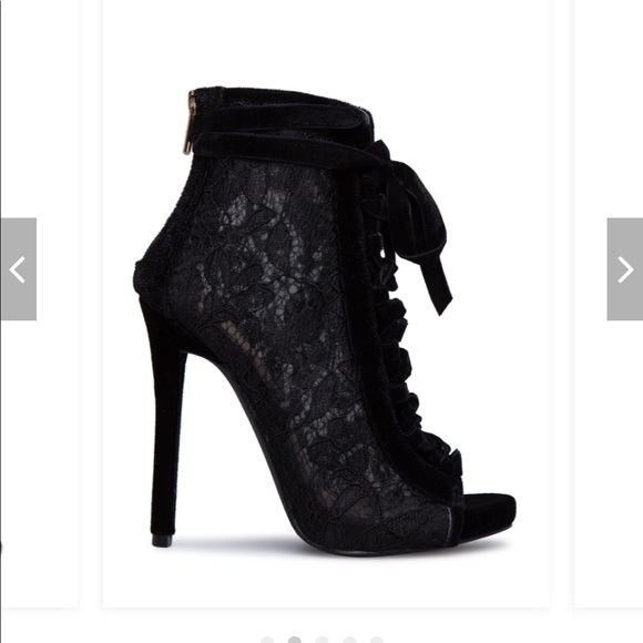 Lace booties - Picture 2 of 2